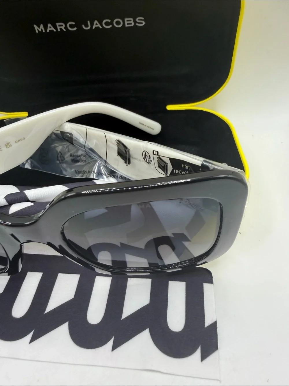 Marc Jacobs White and Black Logo Accent Sunglasses with Yellow Case